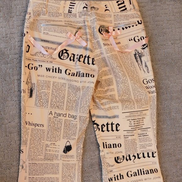 John Galliano Gazette Newspaper Print Flare Pants | Pink | Vintage | EUC | 6? - Picture 6 of 14